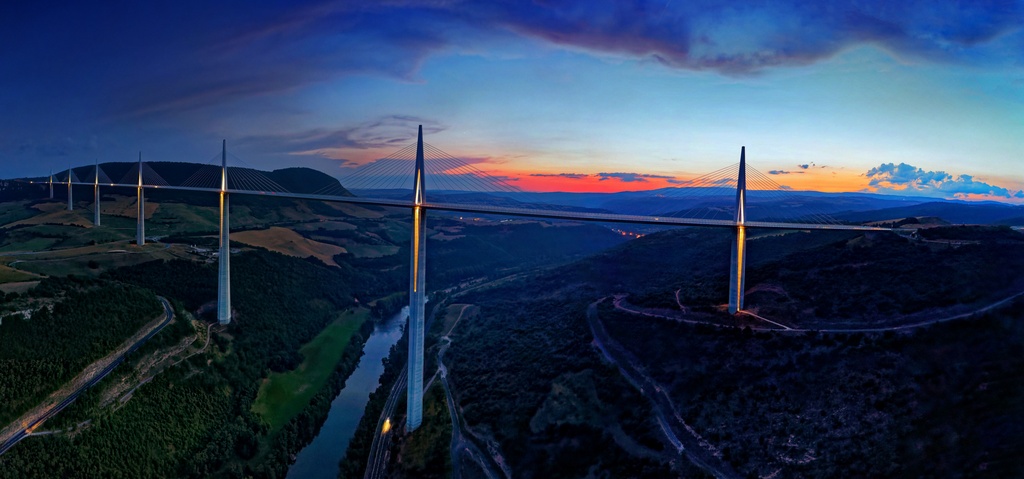 Viaduc de Millau au couchant